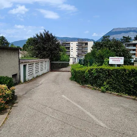 L'edelweiss Campus & Parking Prive Securise Apartment